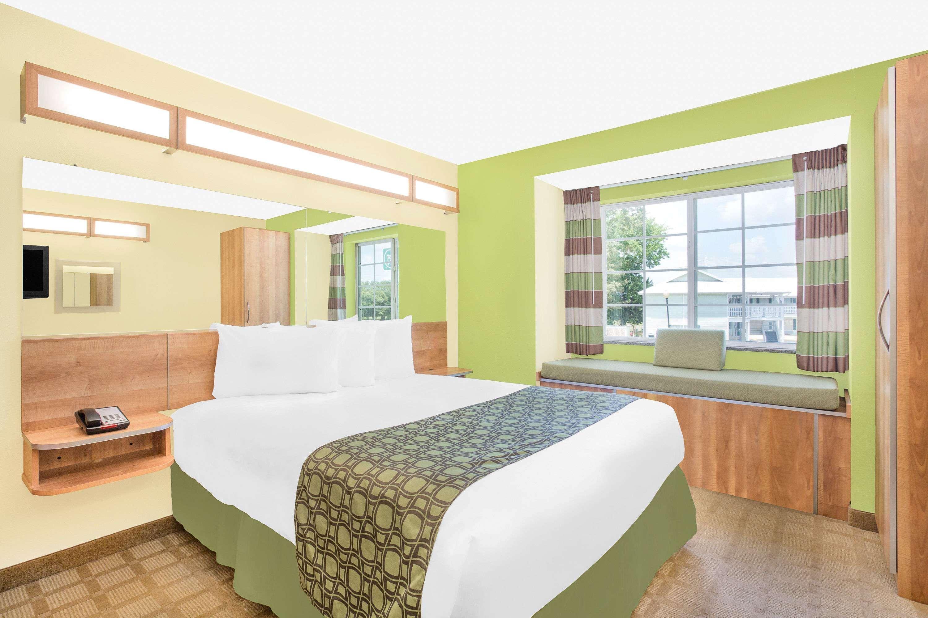 Microtel Inn & Suites By Wyndham Tuscumbia/Muscle Shoals Екстер'єр фото