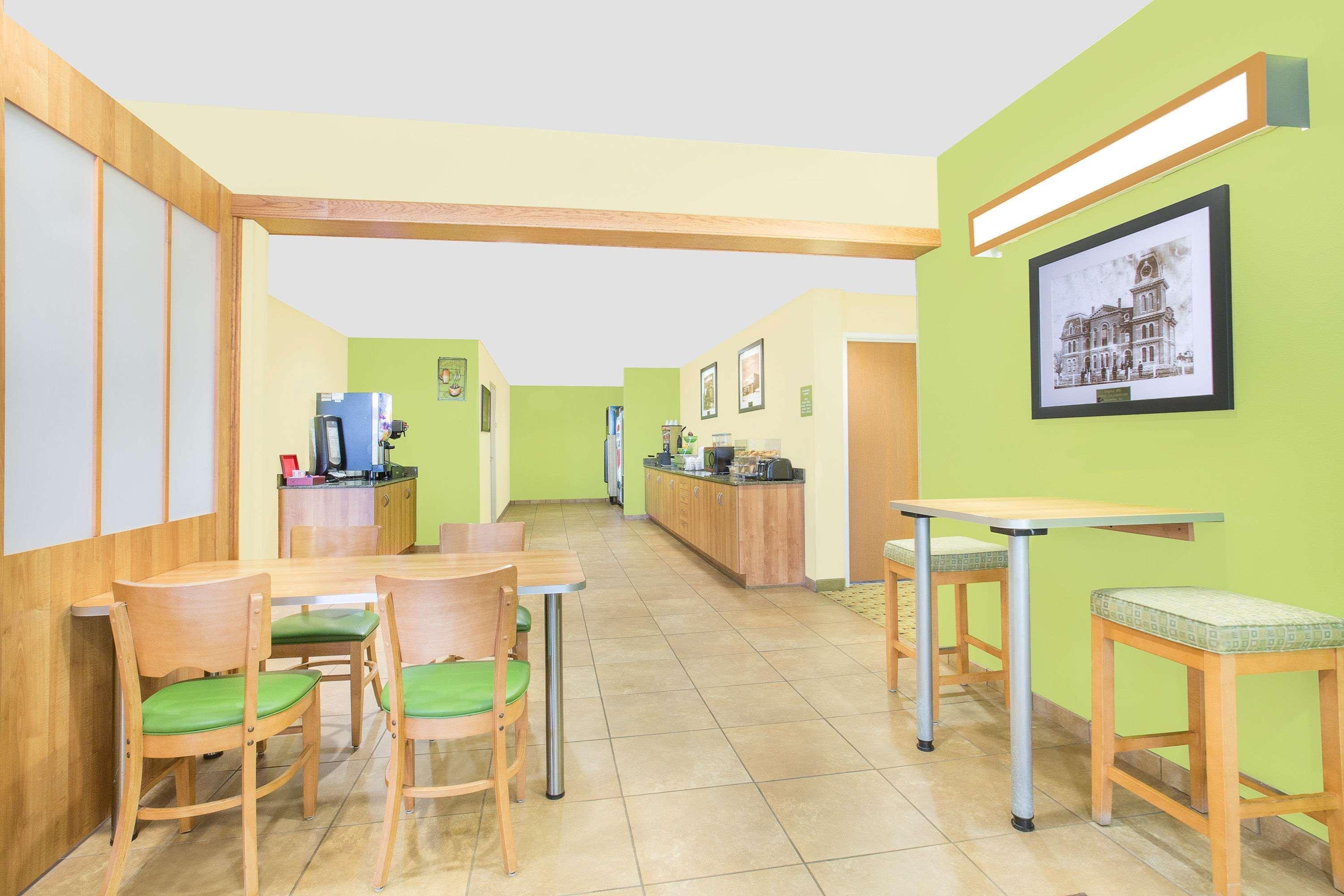 Microtel Inn & Suites By Wyndham Tuscumbia/Muscle Shoals Екстер'єр фото
