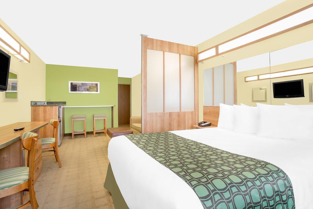 Microtel Inn & Suites By Wyndham Tuscumbia/Muscle Shoals Екстер'єр фото