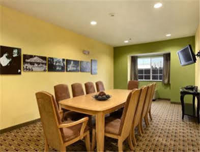 Microtel Inn & Suites By Wyndham Tuscumbia/Muscle Shoals Ресторан фото